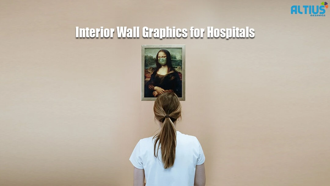 a-woman-looking-at-Monalisa-picture-hang-on-wall