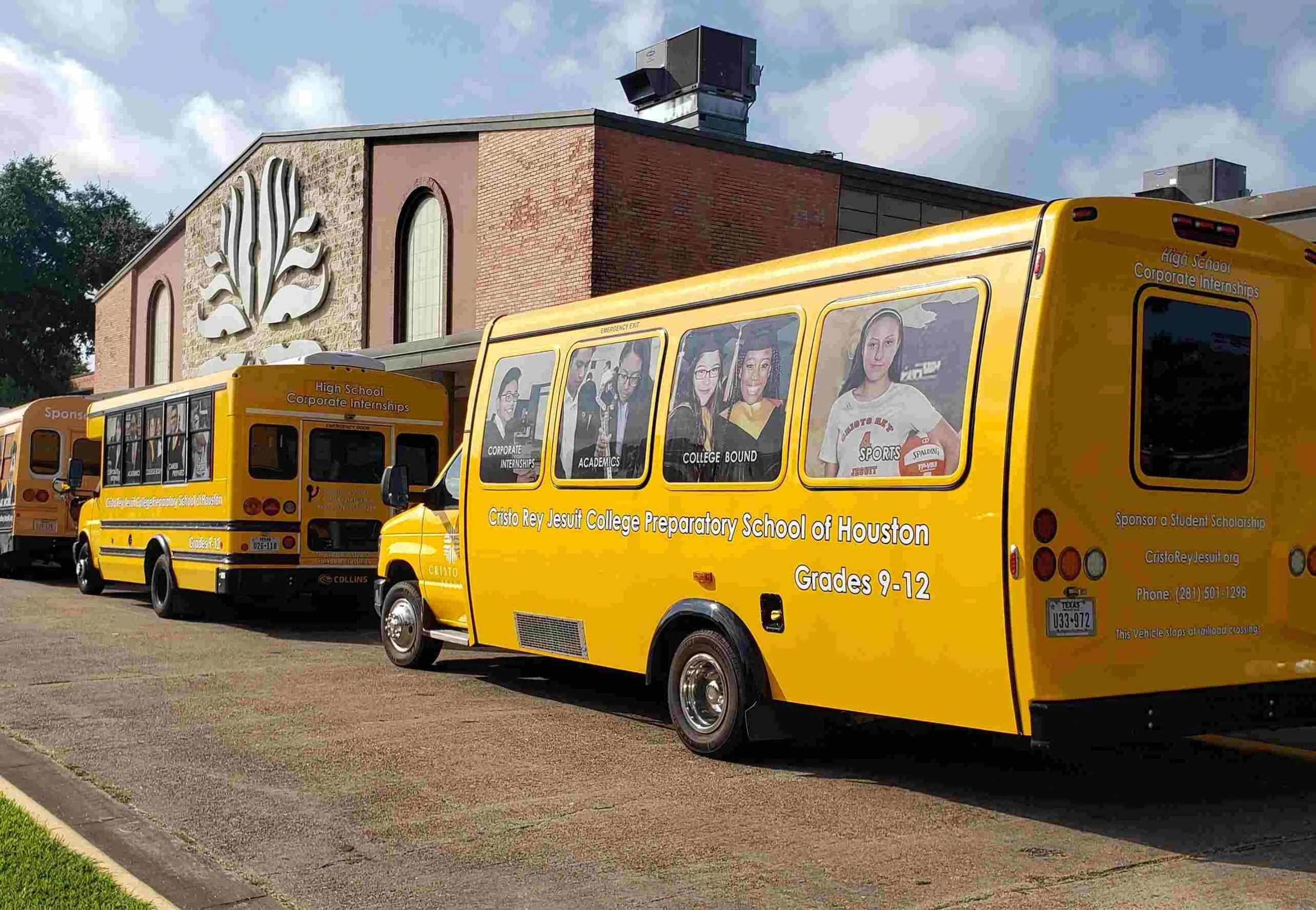 Custom Government & Educational Institutions Graphic and Singage Solutions on school bus